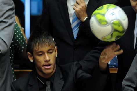 Người đàn ông lãnh 17 năm tù vì ăn cắp 'bảo vật' của Neymar