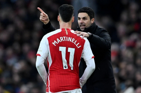 Chia tay Martinelli, Arsenal để mắt 'ảo thuật gia' sinh năm 2005