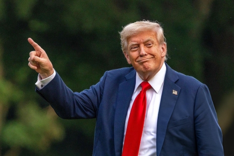 Gạt Messi và Ronaldo, Donald Trump chỉ thẳng GOAT của bóng đá