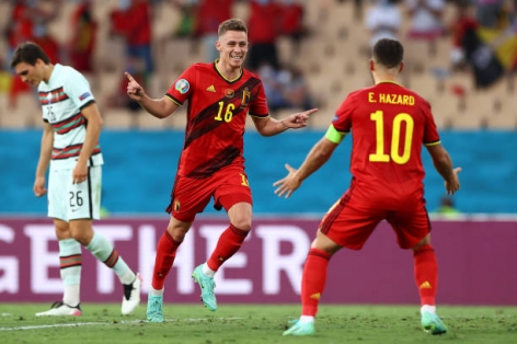 Hazard ghi siêu phẩm không tưởng mở tỉ số cho Bỉ