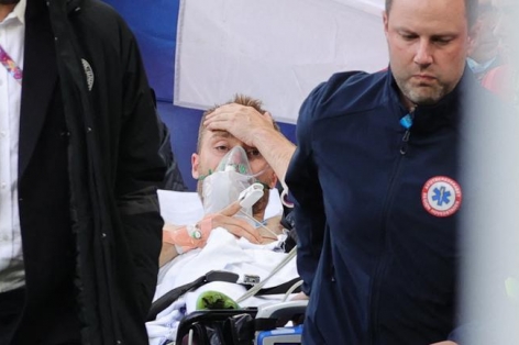Bác sĩ tiết lộ khoảnh khắc 30 giây Eriksen quay trở lại sau cơn đột quỵ