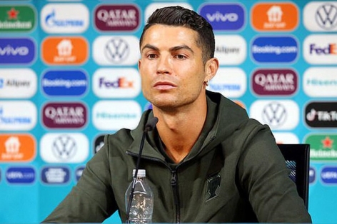Ronaldo đứng trước án phạt tại EURO 2020