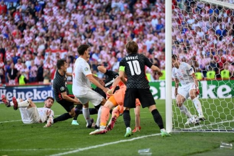 Video Tây Ban Nha 3-2 Croatia: Bàn thắng phải nhờ đến công nghệ goal-line của Croatia