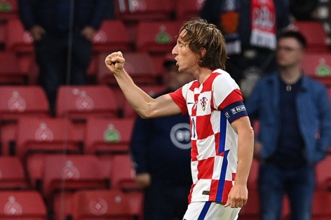 Luka Modric ghi siêu phẩm đẳng cấp, Croatia tiễn Scotland rời giải