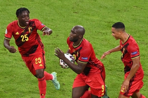 Video bàn thắng Bỉ 1-2 Italia: Tạm biệt 'đội bóng số 1 thế giới'