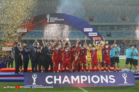Nhà báo Trung Quốc bày tỏ thái độ lo sợ khi chứng kiến chức vô địch của U23 Việt Nam