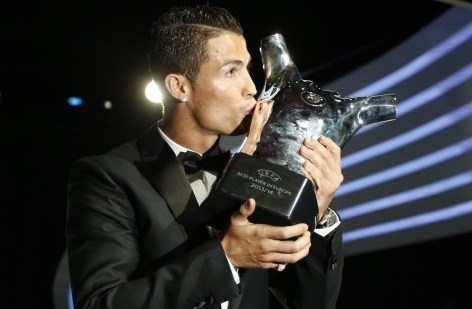 Ronaldo lần đầu tiên trở thành Cầu thủ xuất sắc nhất châu Âu