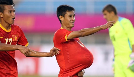 Người hùng của U23 Việt Nam và sở trường sút phạt kiểu Ronaldo