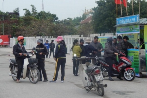 VIDEO: Không khí bán vé ảm đạm trước thềm AFF Cup 2014