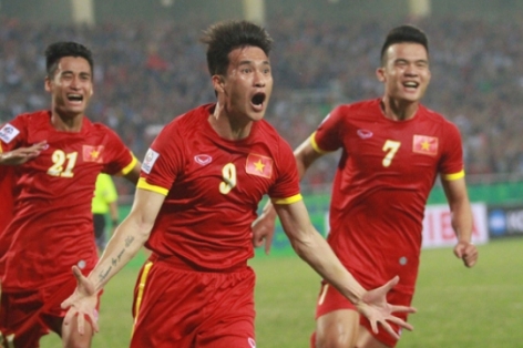 VIDEO: Phút 68 - Công Vinh nâng tỷ số lên 2-1 (Việt Nam 2-1 Indonesia)