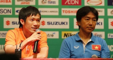 Tấn Tài lên tiếng về việc ngồi dự bị ở trận mở màn AFF Cup 2014