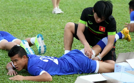 Tuyển thủ U23 Việt Nam bất ngờ tái phát chấn thương