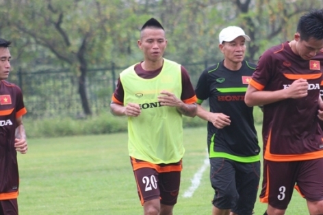 Chí Công, Khánh Lâm tập luyện tích cực trong buổi đầu lên tuyển