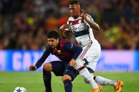 VIDEO: Tình huống Suarez bị ngã trong vòng cấm Bayern