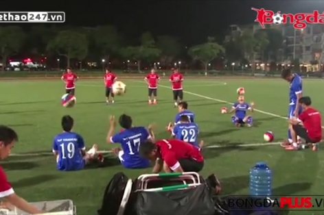 VIDEO: Cầu thủ U23 Việt Nam thi tâng bóng bằng đầu
