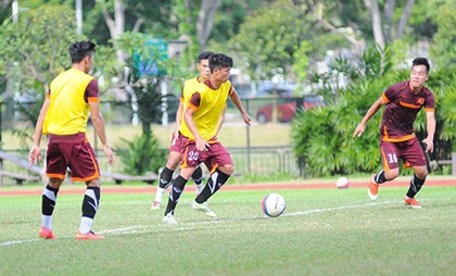 U23 Việt Nam gặp khó khăn vì điều kiện sân bãi