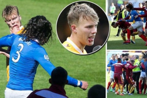 VIDEO: Hỗn chiến kinh hoàng sau trận đấu ở Scotland