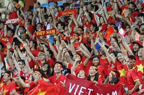 VIDEO: CĐV cuồng nhiệt của U23 Việt Nam nhuộm đỏ khán đài sân Bishan