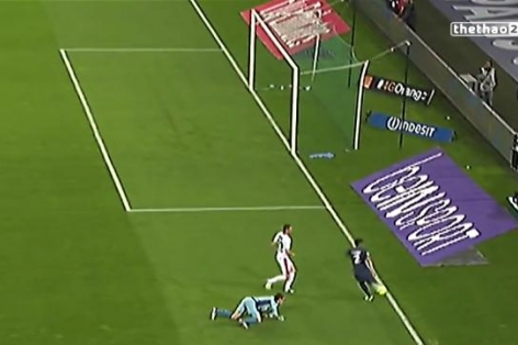 VIDEO: Pha ghi bàn từ góc sút không tưởng của Thiago Silva