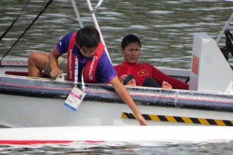 Bị lật thuyền, VĐV Canoeing Việt Nam vẫn giành được HCĐ SEA Games 28