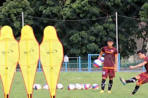 Video SEA Games 28: U23 Việt Nam tập luyện để chuẩn bị cho trận đấu với U23 Thái Lan