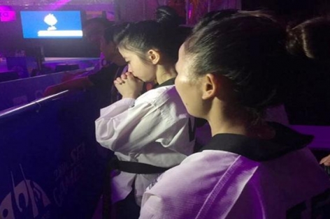 Video SEA Games 28: Bị trọng tài xử ép, hot girl Taekwondo Việt Nam khóc nức nở