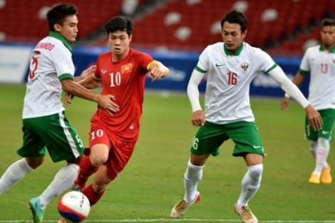 Video SEA Games 28: Công Phượng solo đẹp mắt loại bỏ 3 cầu thủ U23 Indonesia