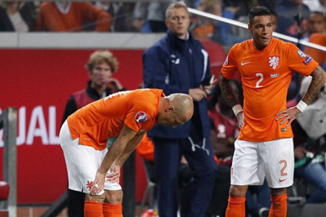 Vòng loại Euro 2018: Hà Lan thua sốc, Italia nhọc nhằn vượt ải Malta