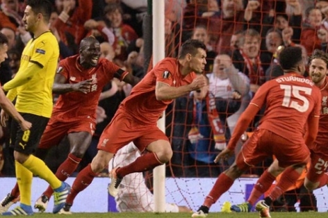 Người hùng của Liverpool có thể vắng mặt tại Euro 2016 vì thách thức HLV trưởng
