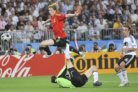 Lahm và oan gia ngõ hẹp mang tên Torres