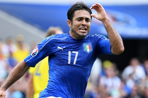 Italia vượt qua vòng bảng sau trận thắng Thụy Điển