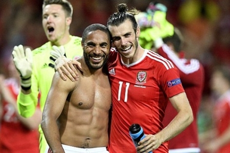 Tin nóng Euro 21/6: Xác định đội thứ 3 bị loại; Bale gây sốc