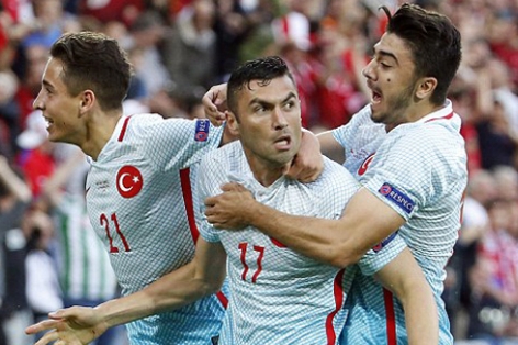 Cộng hòa Séc 0-2 Thổ Nhĩ Kỳ: Không có bất ngờ