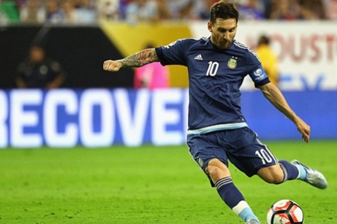 Messi phá kỷ lục vô tiền khoáng hậu trên tuyển Argentina