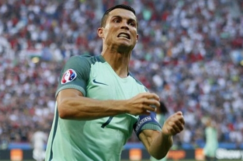 VIDEO: Bàn thắng thứ 2 của Ronaldo vào lưới Hungary