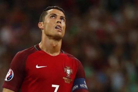 Tổng hợp những pha bỏ lỡ cơ hội của Ronaldo trước Ba Lan