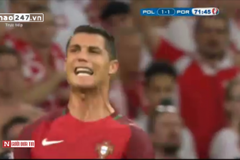 VIDEO: Ronaldo nổi cáu sau cú tạt bóng của Nani