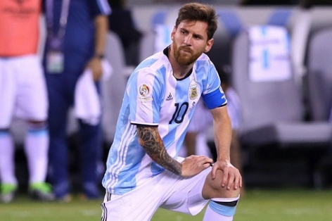 Vua bóng đá Pele khuyên Messi trở lại ĐTQG
