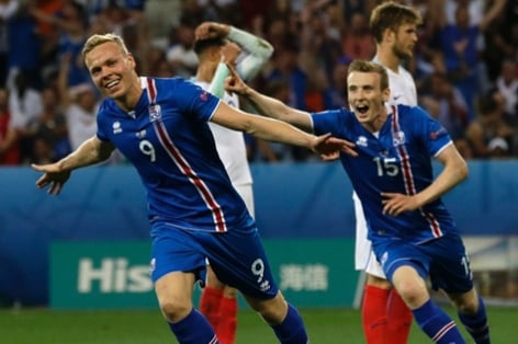 Nhờ EURO 2016, bóng đá Iceland và xứ Wales ‘đổi đời’