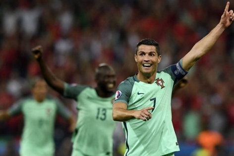 Thi đấu ấn tượng, Ronaldo chạm mốc kỷ lục tại EURO 2016