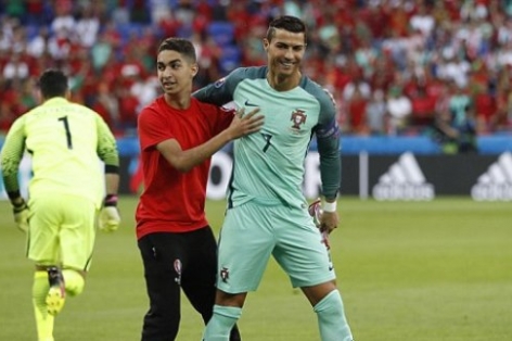VIDEO: Hình ảnh đẹp của Ronaldo ở trận Bồ Đào Nha - Wales