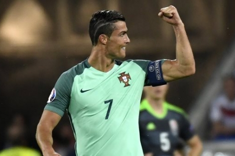 VIDEO: Màn trình diễn của Ronaldo vs Wales (Bán kết Euro 2016)