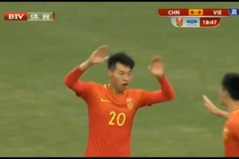 VIDEO: Bàn mở tỷ số U22 Trung Quốc 1-0 U22 Việt Nam