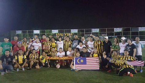 CĐV Việt Nam đánh bại Malaysia trước thềm trận ‘chung kết’