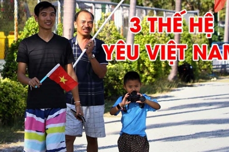VIDEO: Xúc động gia đình 3 thế hệ tại Thái Lan tới cổ vũ U23 Việt Nam