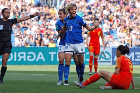 Hạ gục Trung Quốc, Italia lọt vào Tứ kết World Cup