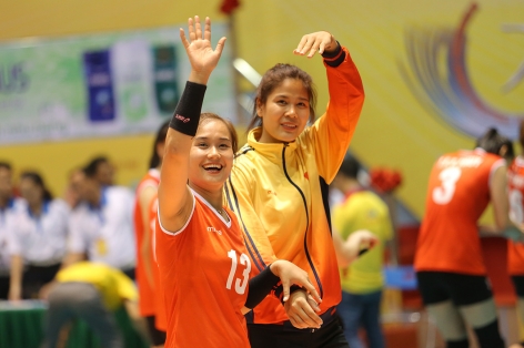 Linh Chi - Bùi Ngà cùng TTLVPB tranh Cup Bông Lúa Vàng 2017