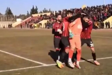 VIDEO: Cản phá 3 quả penalty liên tiếp tại giải Thổ Nhĩ Kỳ