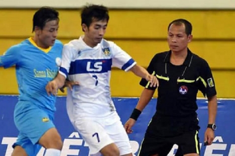 Tiếng còi ‘méo’, làng Futsal đặt dấu hỏi TT Trần Mạnh Sơn?