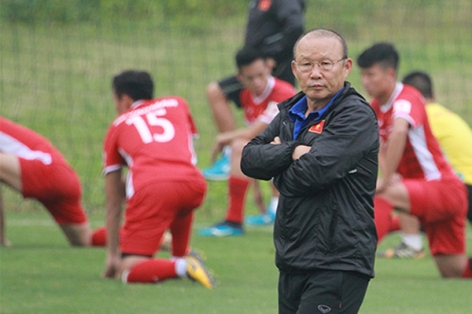 HLV Park Hang Seo phân vân kế hoạch loại 2 tuyển thủ Việt Nam
